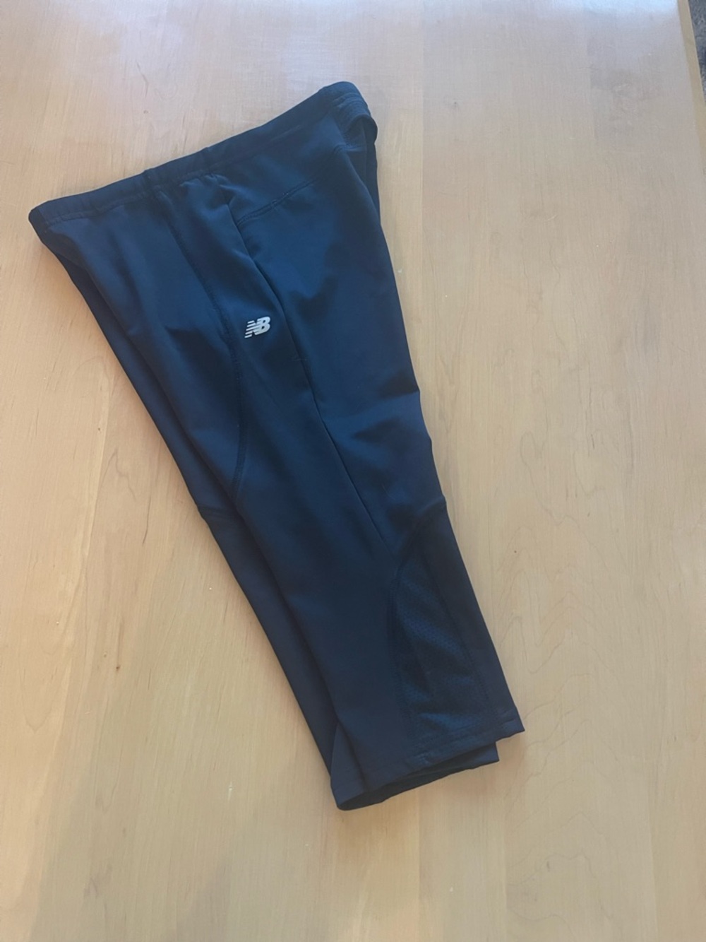NEW BALANCE ATHLETIC CAPRIS LEGGINGS
